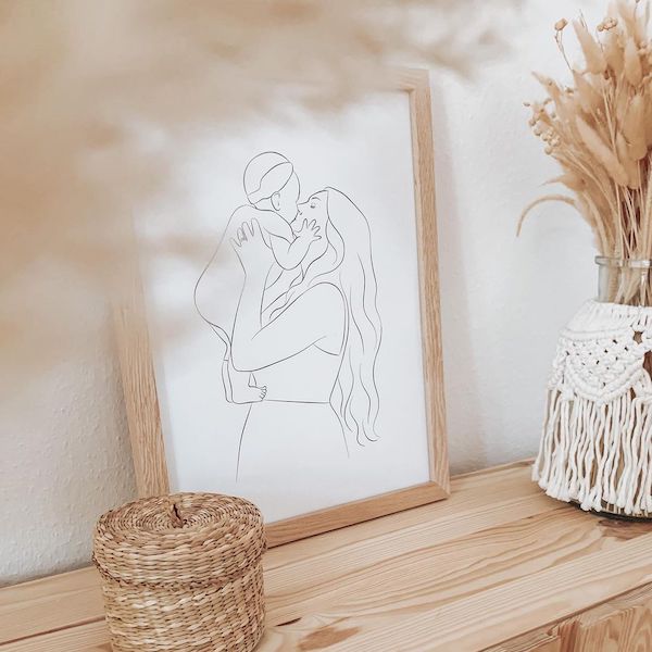 Line Art-teckning av en mor med sitt barn, delad av influencern @mamimitstil